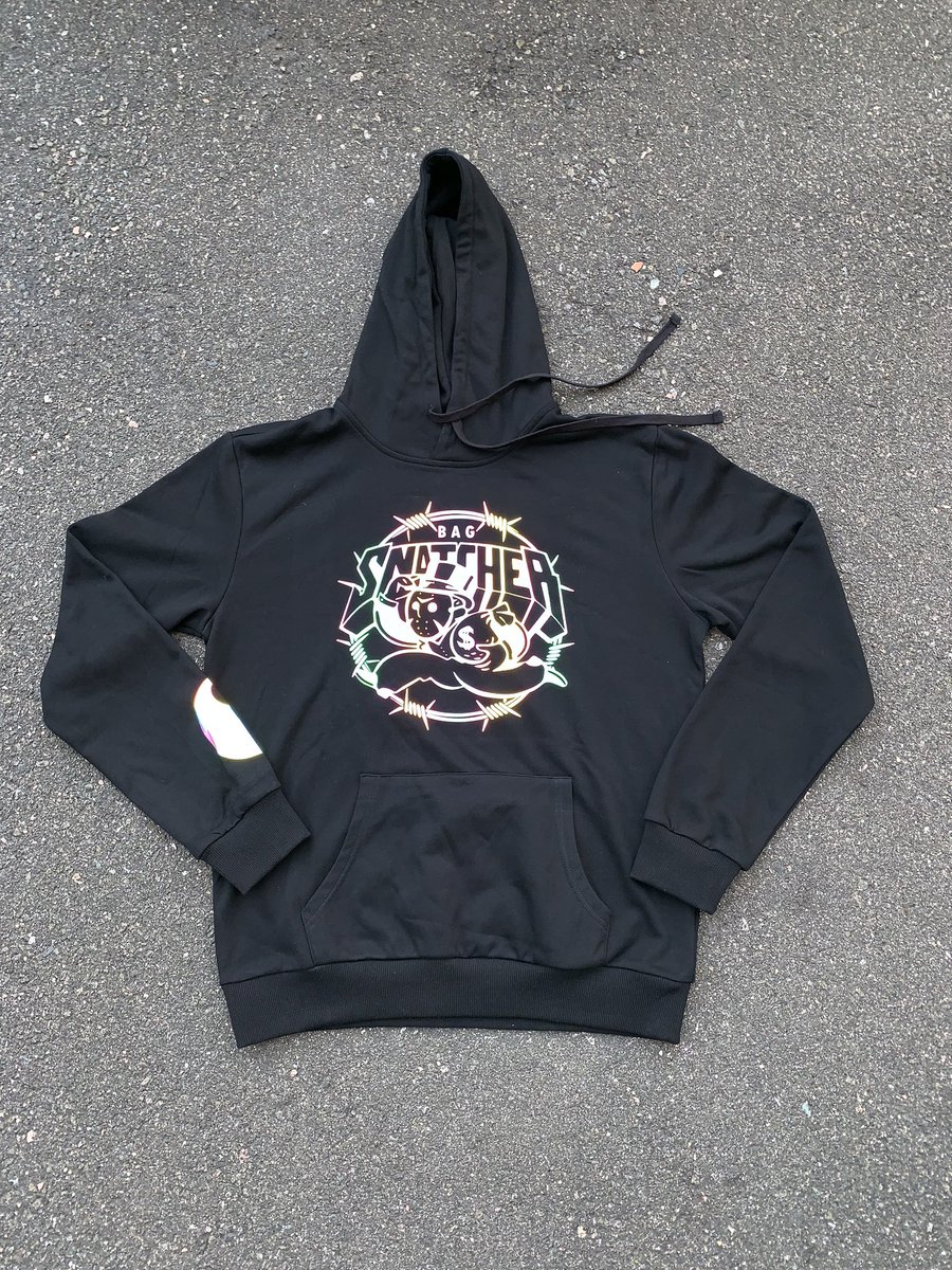 of_blanks's tweet image. REFLECTIVE HOODIES WILL BE AVAILABLE SEPTEMBER 9TH. TWITTER FAM YALL HELP ME OUT! ALL I NEED IS A SIMPLE R/T FROM YOU 🙏🏾