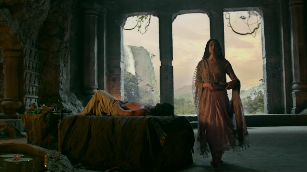 The most appealing virtue of Sanjay Leela Bhansali is his visual sense, he applies a traditional form of shot-composition, they are static, mostly wide, extensive use of colours. There's a lot that could be learnt in the context of aesthetics in his films.