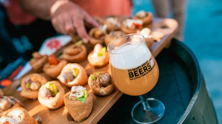 VineyardKapolna's tweet photo. #BudapestGuide
#BudapestBeerFestival at Liberty Square between 1st and 6st of September 🍻
➡️ #Budapest #Hungary #beerHUN #beer #beerfestivals #beerfestivalsBUD #festivals #festivalsBUD #attractionsBUD #WhatToDoBUD #ToDoBUD
https://t.co/KDMZyJfGMM https://t.co/m9ndTlBj5I
