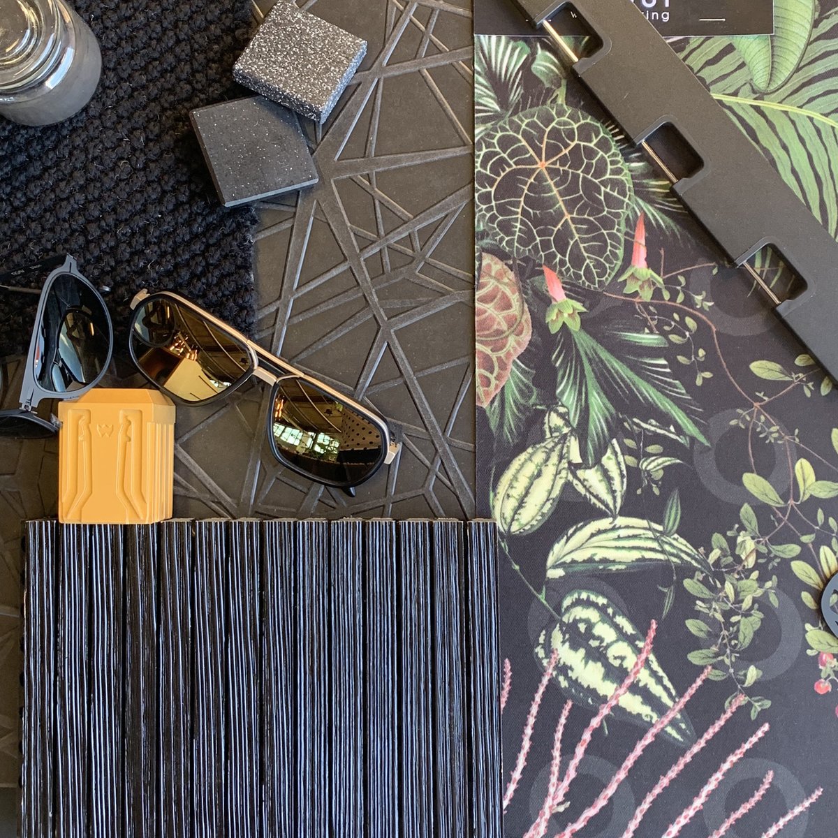 TopVisionGroup's tweet photo. Every space needs some black, so adding in black presentations, furniture, or other fixtures is a great way to include this design staple into your retail space. It can add a dramatic statement to your presentations and make your eyewear really stand out. 
https://t.co/mC1YLnGQhr https://t.co/9Y6raUddku