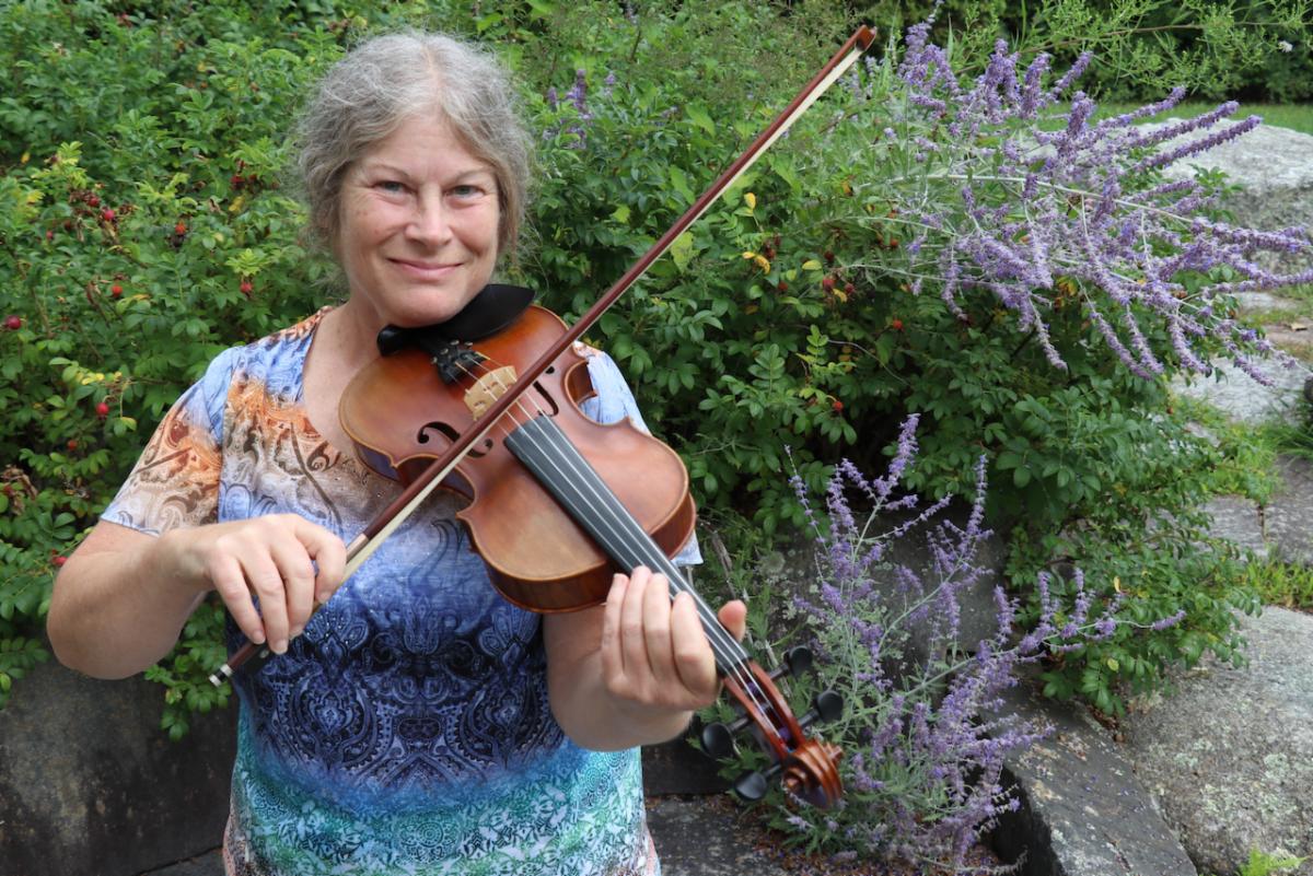 317main's tweet image. Yarmouth Farmers Market Thursday August 27th 3-6pm. Tomatoes, Sushi Hand Rolls and Pam Weeks plays on the porch 4-5pm. conta.cc/2FXaYFg