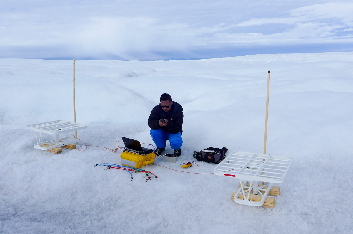 Minorities In Polar Research My Name Is Tj Young And I Am A Postdoc At Cambridge Uni Scottpolar Using Radar To Assess The Stability Of Glacierthwaites In Antarctica My Favourite Radar