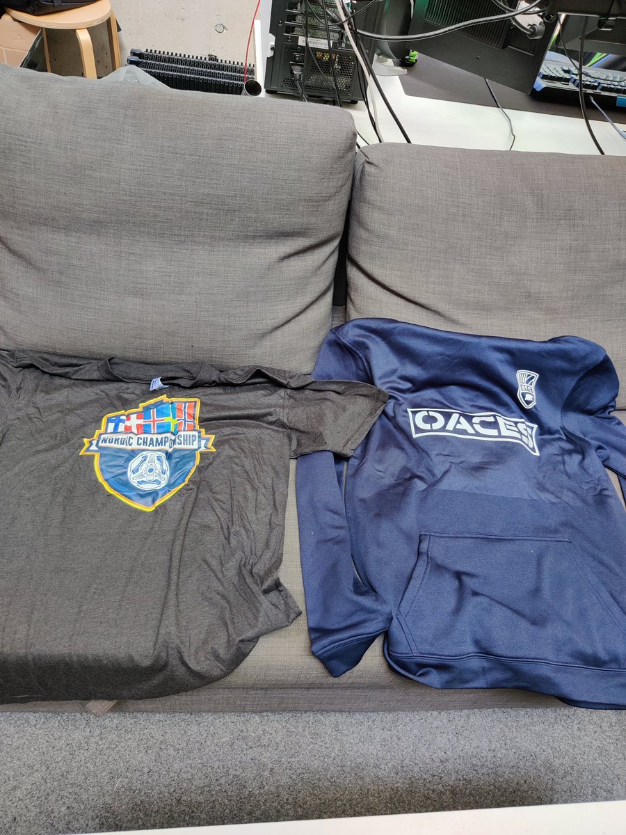 XaiQusRL's tweet photo. Kæmpe skud ud til @Nykobing_FC og @OACES_Main for denne lille "carepackage" til når jeg skal caste deres Rocket League turnering d. 19-20 september! https://t.co/IpOMNsTCj9
