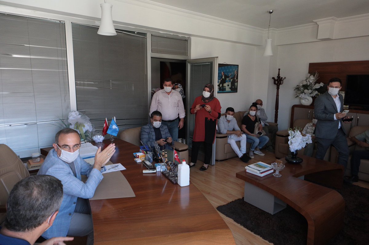 KSurekli's tweet photo. Bayraklı’dayız...
Gönül Seferberliği” 2. ilçe turu programları kapsamında Bayraklı İlçe Başkanlığımızda kıymetli teşkilat mensuplarımızla bir araya geliyoruz. Birlikte daha büyük Türkiye için inandığımız yolda yürümeye kararlılıkla devam ediyoruz. https://t.co/tuqzrZCclV