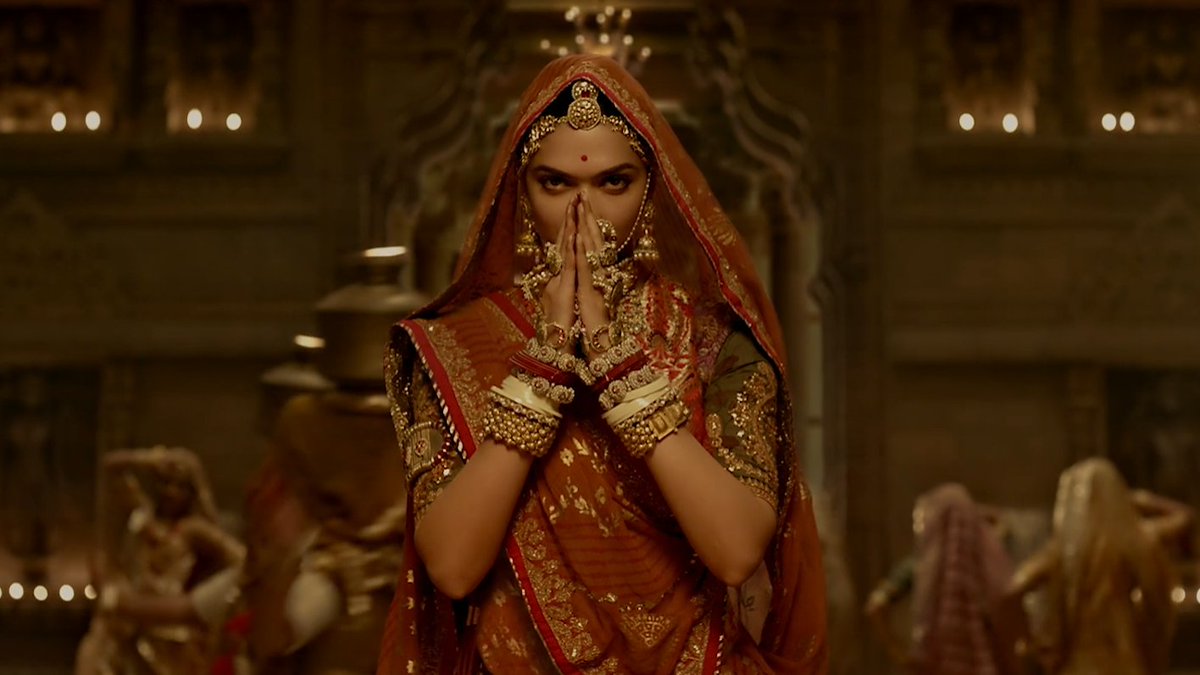 Ghoomor Appreciation Tweet. What should I say? Is there any contemporary actor could match her in such songs (Priyanka is her senior and an exception)? I guess no. Though I prefer Pinga or Nagada Sang Dhol anyday over Ghoomar. The song is melodious, and it was shot really well.