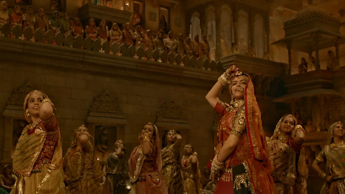 Ghoomor Appreciation Tweet. What should I say? Is there any contemporary actor could match her in such songs (Priyanka is her senior and an exception)? I guess no. Though I prefer Pinga or Nagada Sang Dhol anyday over Ghoomar. The song is melodious, and it was shot really well.