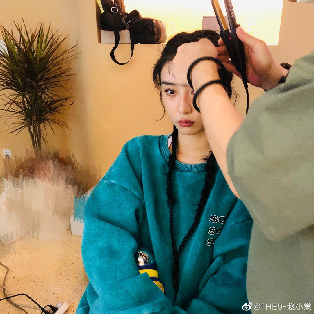 zhaoxiaotango's tweet photo. ZXT weibo update 

Trans: don’t ask, ask and it’s the meagre amount of inventory photos/stored photos I have left https://t.co/TZXvnTL7gU