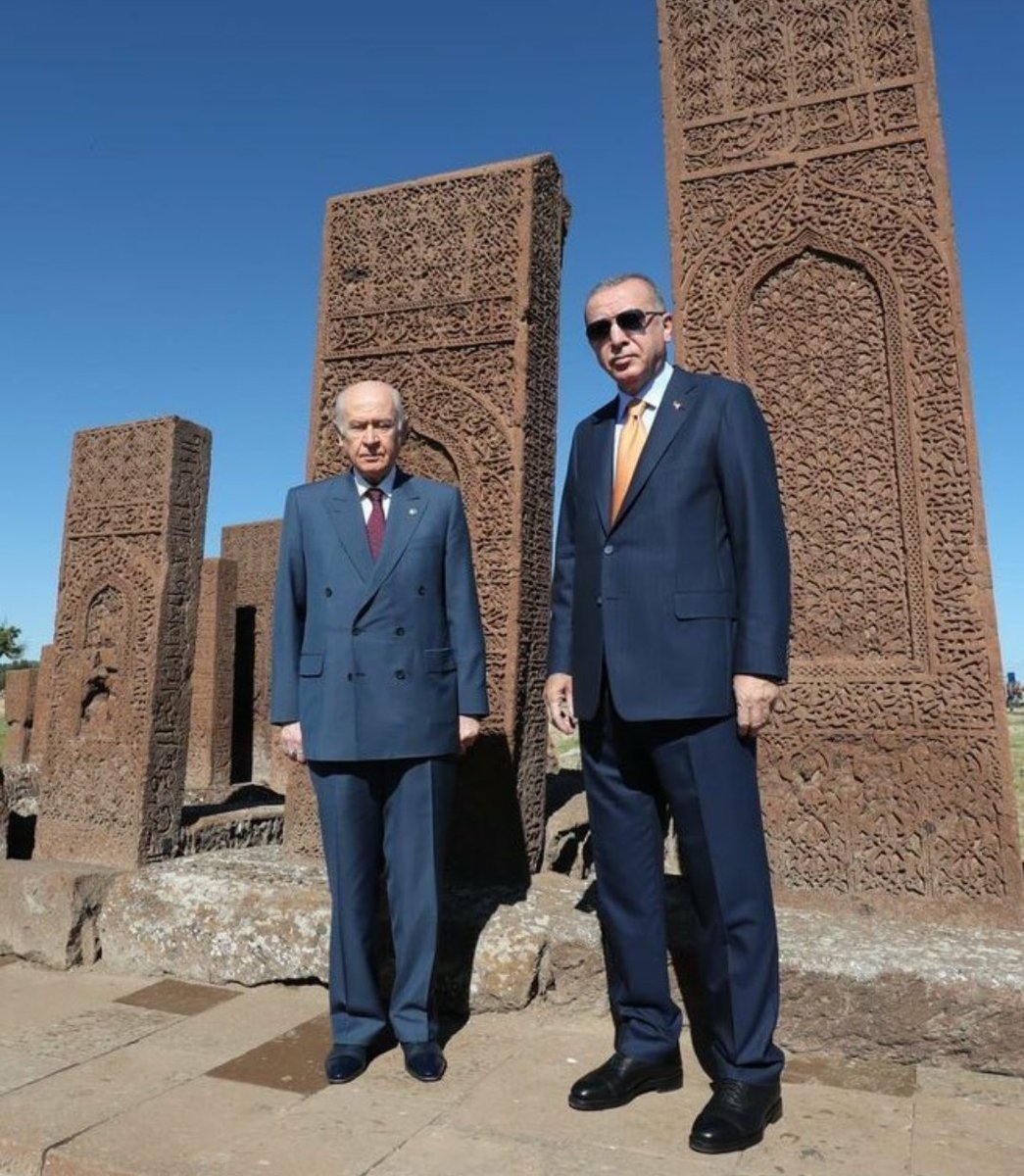 T24 denilen çamur medya #Malazgirt1071 zaferini ak parti iktidarının yaptığı bir propaganda olarak değerlendirmiş.

Eyvah ümmeti uyandırıyor!
Eyvah #KızılElma ya doğru gidiliyor
Eyvah Çılgın türkler #Turan ordusu kuruyor diyemiyorda bize gazel okuyor.
Kudurmak serbest buyurun.👇