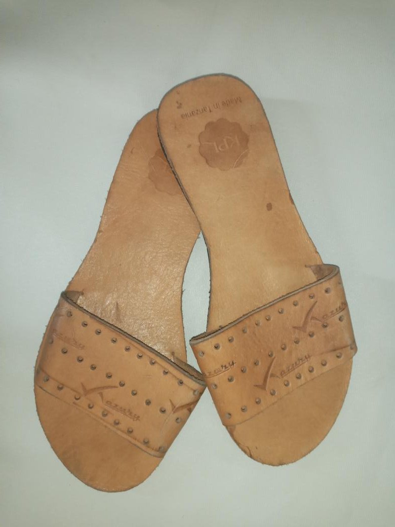 kazuryltd's tweet photo. @kazuryltd 
Pure leather💯
Available size 36-40
Delivery service✔
#Givevaluetoyourfeet https://t.co/gYdmDKU1ka
