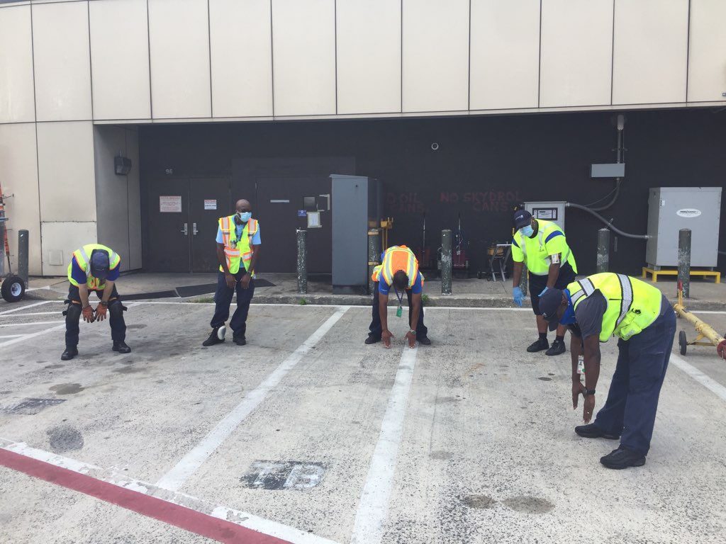 A stretch a day, keeps sore muscles away! #WhyIWorkSafe #WhyIWearAMask #EWRPROUD @susannesworld @EWRmike @weareunited @anaoceguetaa