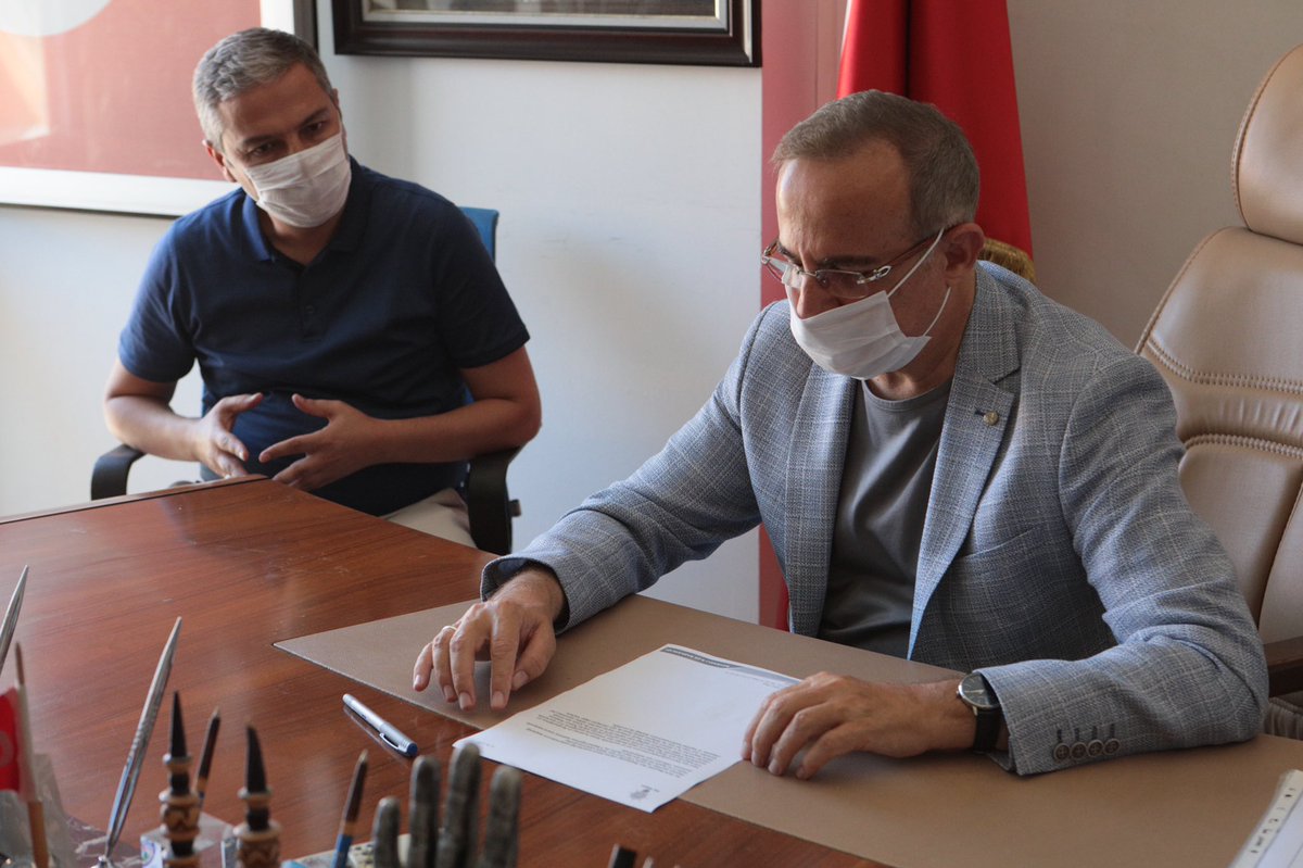 halilpolatizmir's tweet photo. İl Başkanımız Sn. @KSurekli #GönülSeferberliği 2. tur programları   kapsamında, İlçe Başkanlığımızı ziyaret ederek, yeni üye kayıt çalışmaları hakkında bilgi aldı. https://t.co/DQFqswNb2m