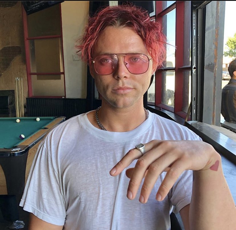 imtoblames's tweet image. ashton with red hair lives in my mind rent free 

#5SOSRedTeam #STREAMREDDESERT #CALMPromoComp