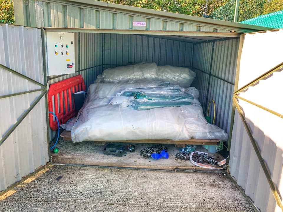 Our first re-inflated dome of 2020 at @davidlloyd_cambridge from the shed and up in a few hours! Ready for all members in the rain and cold 👍🏻🌪🌧❄️🎾