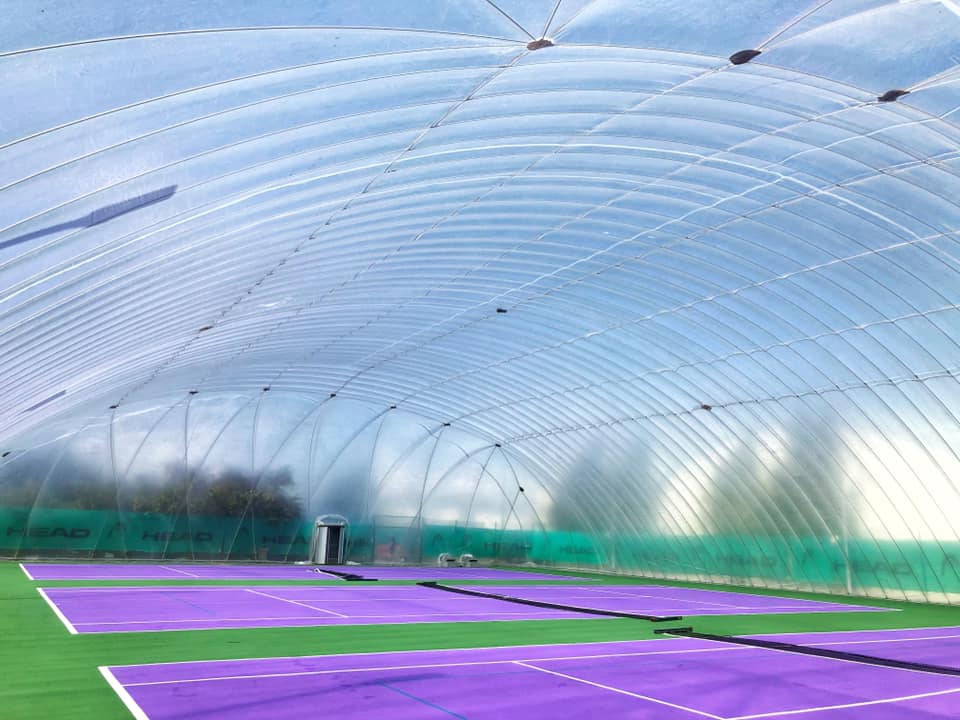 Our first re-inflated dome of 2020 at @davidlloyd_cambridge from the shed and up in a few hours! Ready for all members in the rain and cold 👍🏻🌪🌧❄️🎾