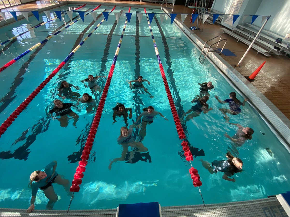 I would say active recovery swim day, but they said they’d rather run sprints than do another swim workout. 🏊🏼‍♀️🏀