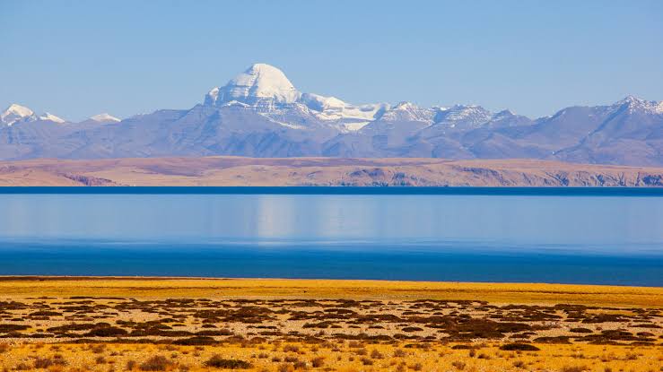 of Freshwater in the world of 120 sq miles surface area.This lake is personification of purity. The color of lake changes from clear blue around the shore & emerald green at the centre. This lake looks magical in moon light .It is believed that in Bhramhamuhrta Saptarishis