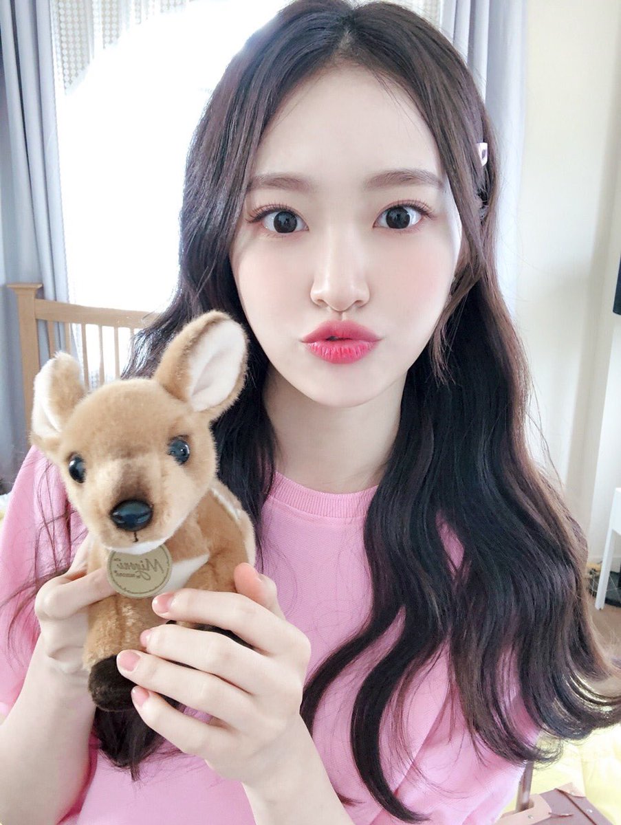Liebesbrief ZOA& #39;S POUT // a very soft & important thread https://abs.twimg.com/emoji/v2/... draggable=