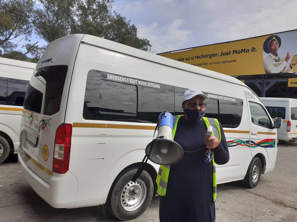 GCIS_ECape's tweet image. GCIS had a loudhailing activation at Ndlambe local municipality, educating the community about the regulations of #Covid_19 level 2. Hotspot posters were also hung in municipal offices, Post office and Taxi rank.
@GovernmentZA @GCISMedia @ECogta @OscarMabuyane
#level2lockdown