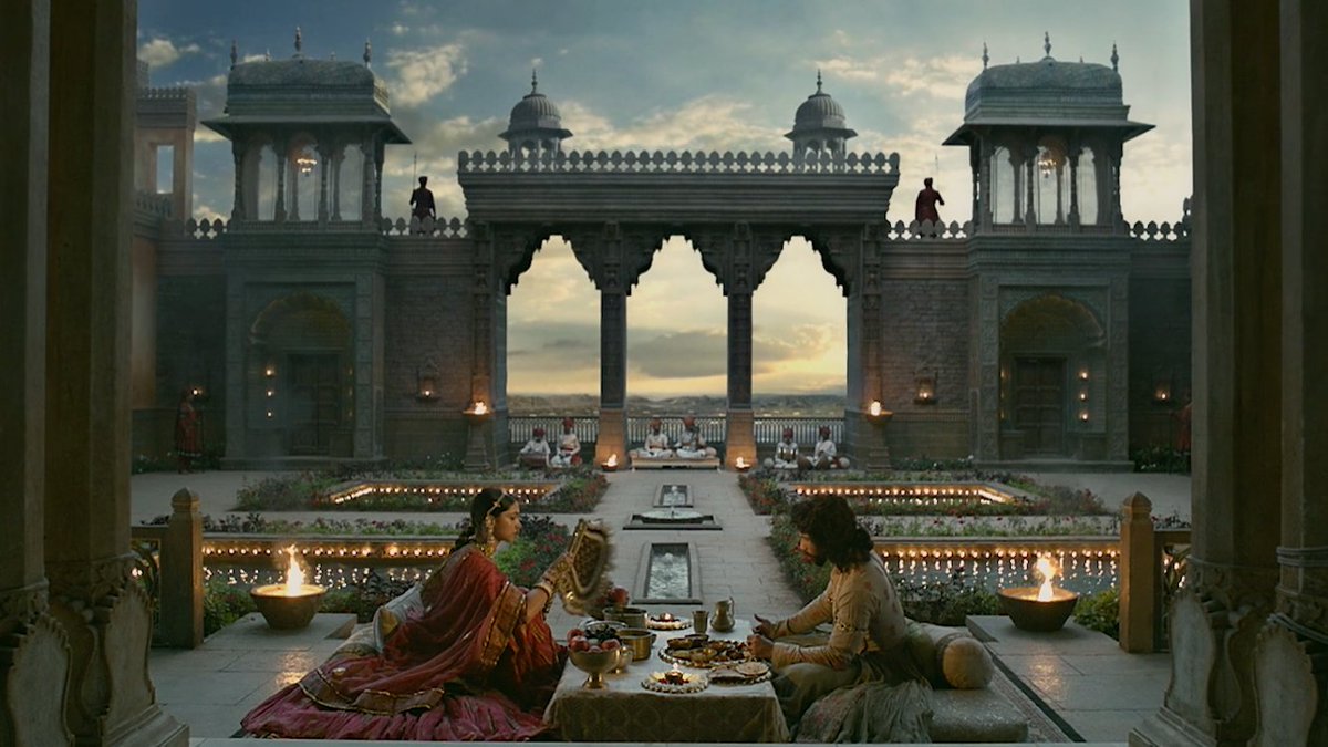 Rani Padmini is a fierce yoddha, she believes in rational morality rather than the traditional values. She is the sanity in the narrative. I liked this subtle or clear undertone of the woman being more rational, firm than both the lead men in the film. Glad, Mr Bhansali.