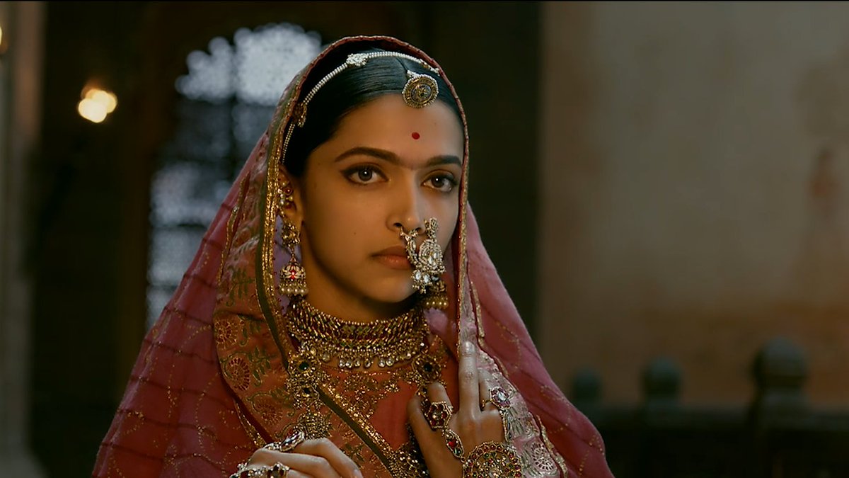 Rani Padmini is a fierce yoddha, she believes in rational morality rather than the traditional values. She is the sanity in the narrative. I liked this subtle or clear undertone of the woman being more rational, firm than both the lead men in the film. Glad, Mr Bhansali.