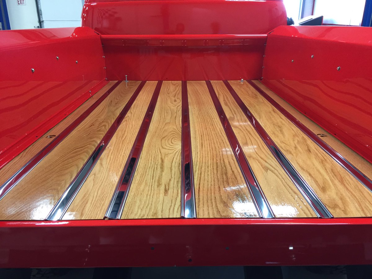 McCallAutoClub's tweet image. Finishing up this #frameoff #restoration of a 1952 #Chevy #pickup for a private client 💪🏻Lovin’ it #52chevy