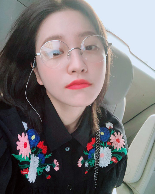 yerimhourly's tweet photo. #예리 #YERI @RVsmtown https://t.co/G8ARBHT9gd