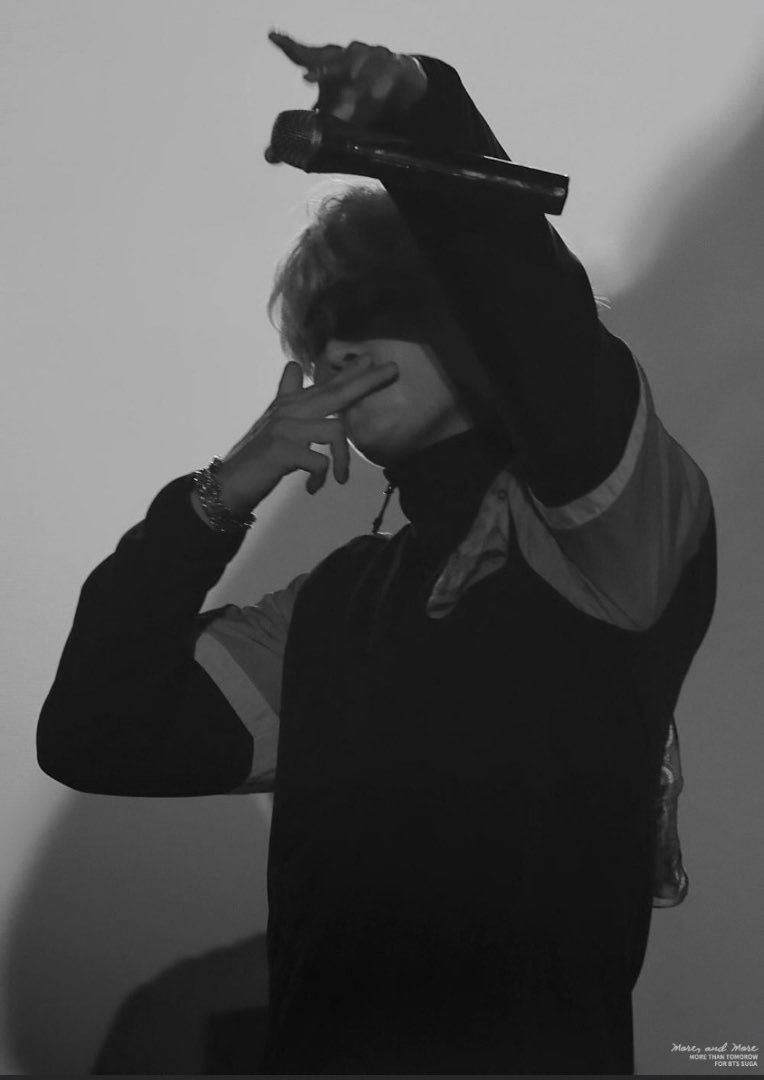 y_m3915's tweet image. ゴリッゴリラップぶちかましたのは左から2番目私の大好きな大好きな王子様です。
오빠 진짜 진짜 멋있다❤︎
나 너무 행복해 
@BTS_twt 
#방탄소년단 #BTS 
#fns歌謡祭bts