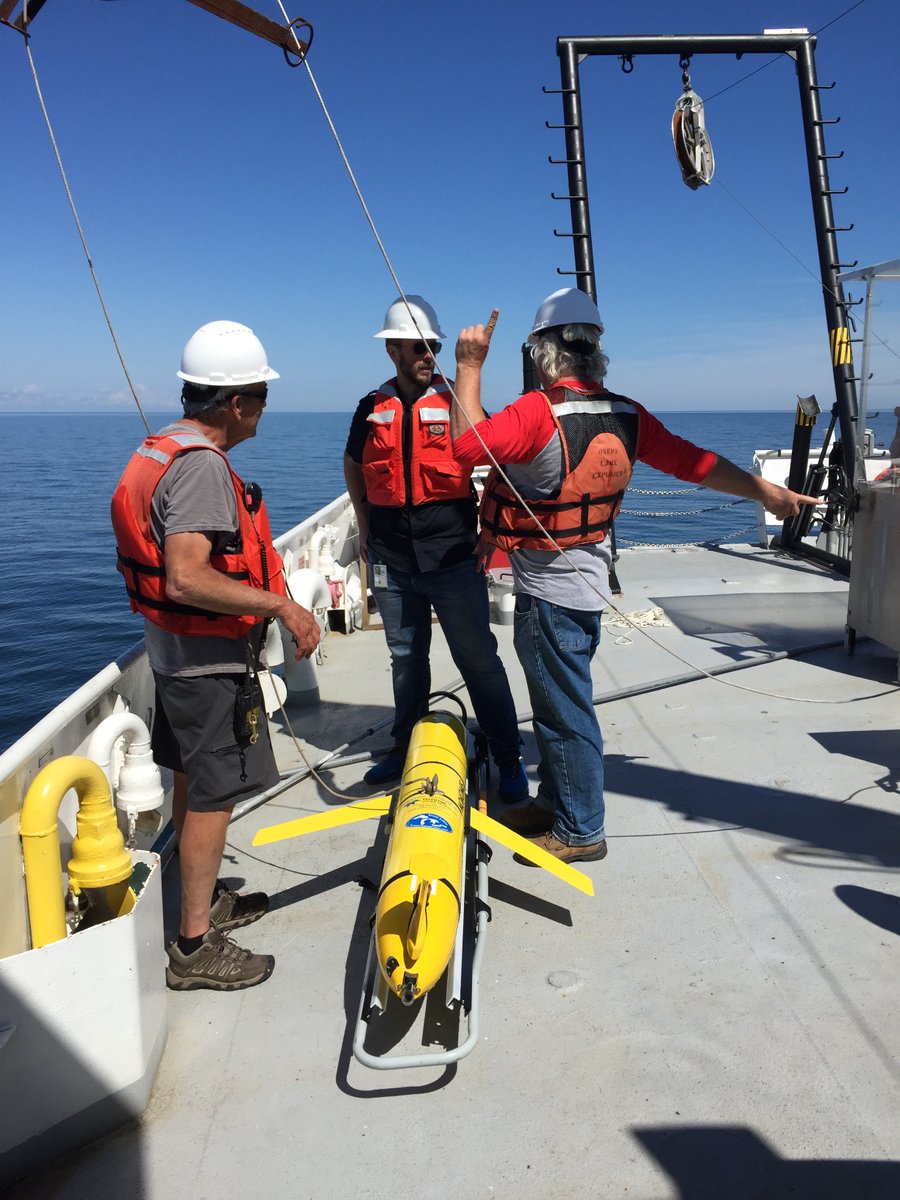 It’s “Research for a Healthier Environment” month! Here’s a shout out to a cool  #research tool, EPA’s glider Nokomis, an autonomous underwater vehicle, shown here last fall aboard the R/V  #LakeGuardian.  https://www.epa.gov/great-lakes-monitoring/lake-guardian  #EPAat50  @EPAresearch