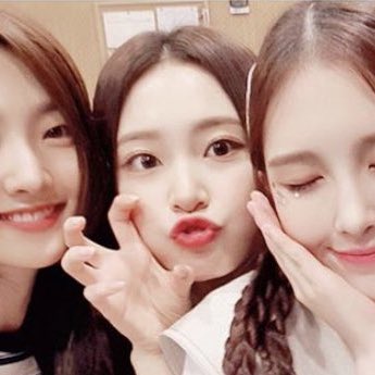 Liebesbrief ZOA& #39;S POUT // a very soft & important thread https://abs.twimg.com/emoji/v2/... draggable=