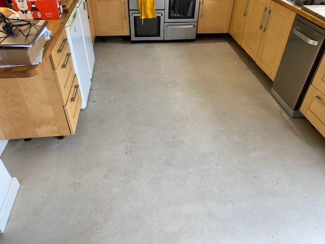 Profess04402275's tweet photo. A review received on the vinyl floor clean we recently cleaned. https://t.co/cSilhiUu2n https://t.co/M25WxyHYcT