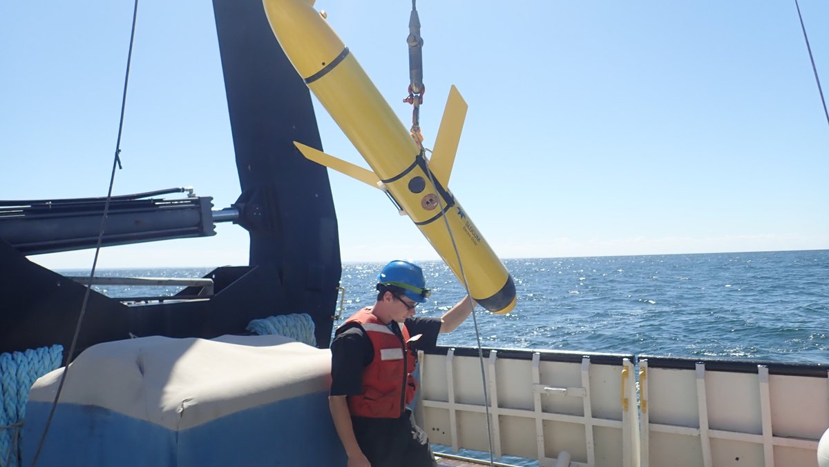 Last fall, Nokomis spent 22 days cruising the central basin of Lake Erie assessing low dissolved oxygen levels (hypoxia) as part of a larger project and sampling late-summer harmful algal blooms.  https://www.epa.gov/great-lakes-monitoring/cooperative-science-and-monitoring-initiative-csmi  #research  #EPAat50