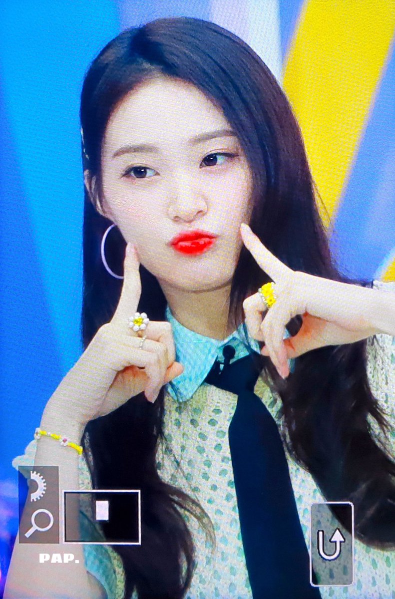 Liebesbrief ZOA& #39;S POUT // a very soft & important thread https://abs.twimg.com/emoji/v2/... draggable=