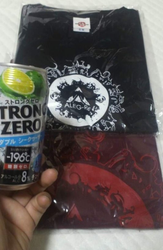 oyrss's tweet photo. 7年前の今日は #ALEG_re 
2020年の今日は #wingofhope
なにやら今日は、フリースタイルフットボール関係のＴシャツが届く日みたい(*´∇｀*) https://t.co/qnTniQnRcD
