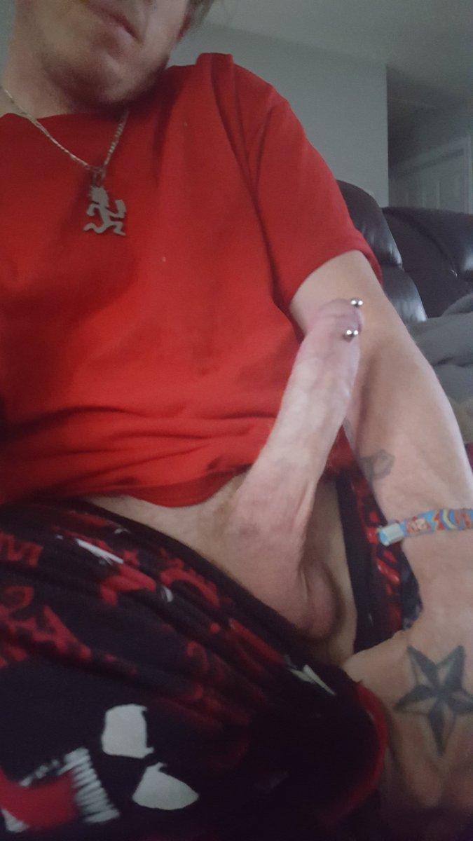 hungandpierced's tweet photo. @freckles_katie @honeyjay_69 I see you https://t.co/j6r6lEzOoW