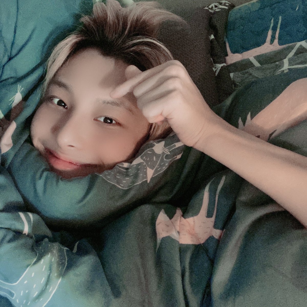 ELASTofficial's tweet image. 에에에엘리이이잉~~! 
코로나19에 태풍까지.. 이불밖은 너무너무 위험해요!! 
저도 숙소랑 연습실에서 조심히 잘 있으니까 너무 걱정 말구!!😘
우리 함께 이불속에서 안전하게 있는거에요 헿❤

#엘라스트 #최인