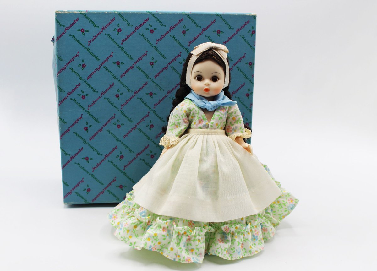 Madame Alexander - Argentina Doll #571 - International Series - Restrung - Vintage w/ Box & Stand | Whispering City RVA buff.ly/3leBBW8 #vintagedoll #madamealexander #madoll #argentina571 #argentinadoll #wcrva #whisperingcityrva