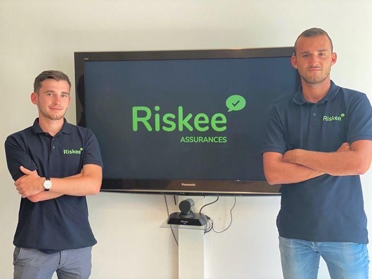 RennesSB's tweet photo. Dorian Jorry et Quentin Fabre, étudiants #Rennes_SB en césure, ont lancé #Riskee, la néoassurance 100% digitale dédiée aux professionnels, avec une plateforme pour centraliser contrats et sinistres. https://t.co/XA47ZiEJ6b