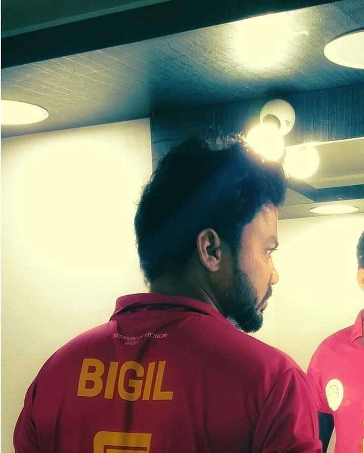Muthuvirat4's tweet photo. #ActorSriram Memories❤shoot time #Bigil
Some moments to keep in my heart😍 forever Feeling blessed😇 to have worked with Thalapathy #doublebody.😍😘🔥👌👍
#Master @actorvijay https://t.co/oIekOO05uT