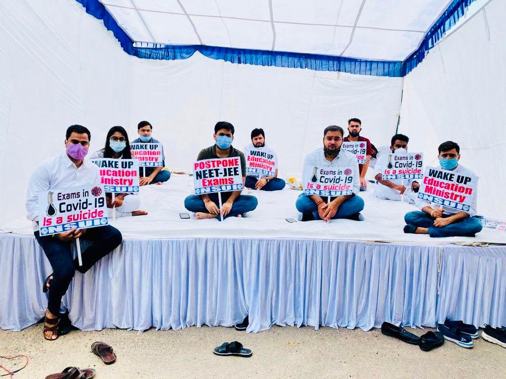 Aditya_0009_'s tweet photo. Students from around India have spoken out against these exams but the govt has turned a deaf ear to them. @nsui is holding a hunger strike demanding postponement of these exams.We support @nsui's efforts to protest against #AntiStudentModiGovt https://t.co/cwdm8XdtmK