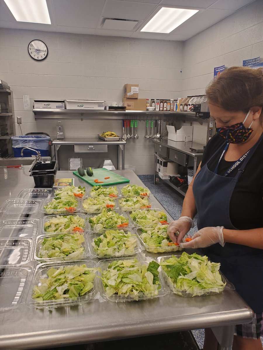 TNG_Windber's tweet photo. Pandemic does not keep us from serving safe, fresh and delicious food!  Happy first day of school.  We are so glad to have you back! https://t.co/ao05KWxdrm