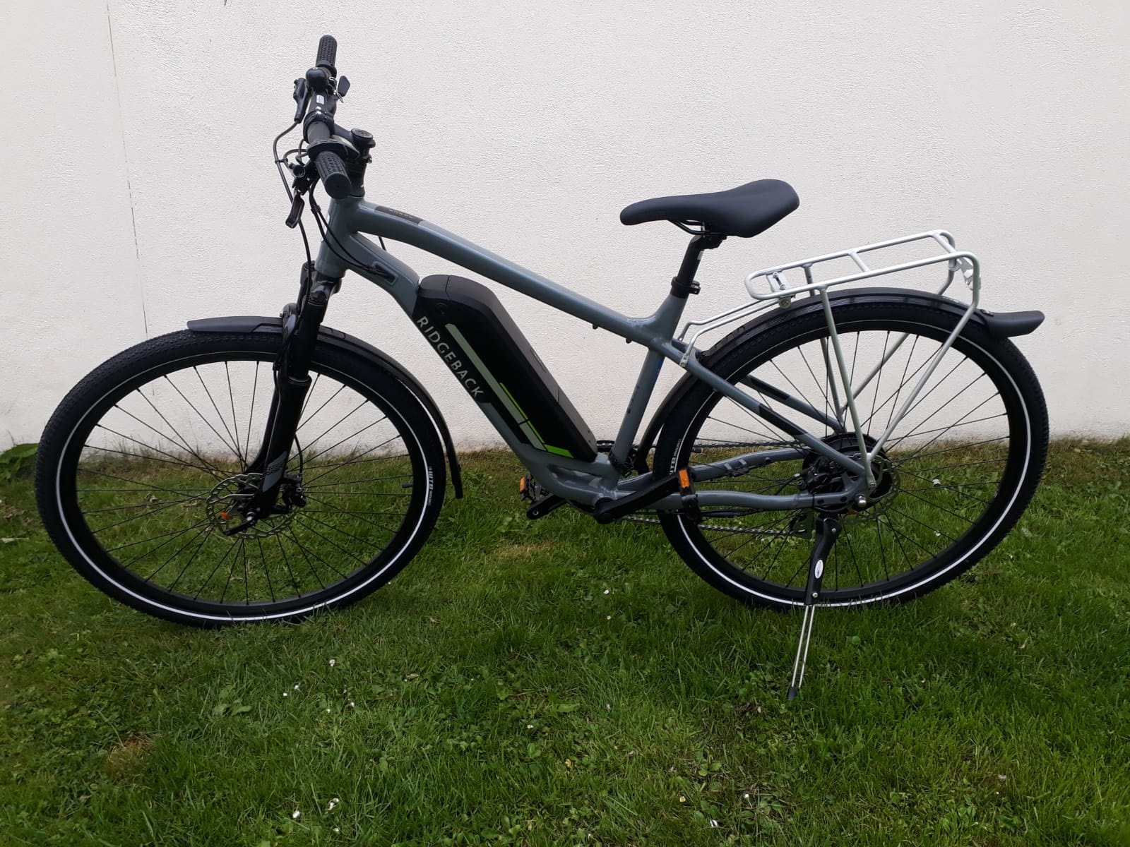 DLR Cycling on X Warning An e bike was stolen this morning at these council bike racks opposite Dundrum Town Centre. Not the first report of bike theft in broad daylight here. If
