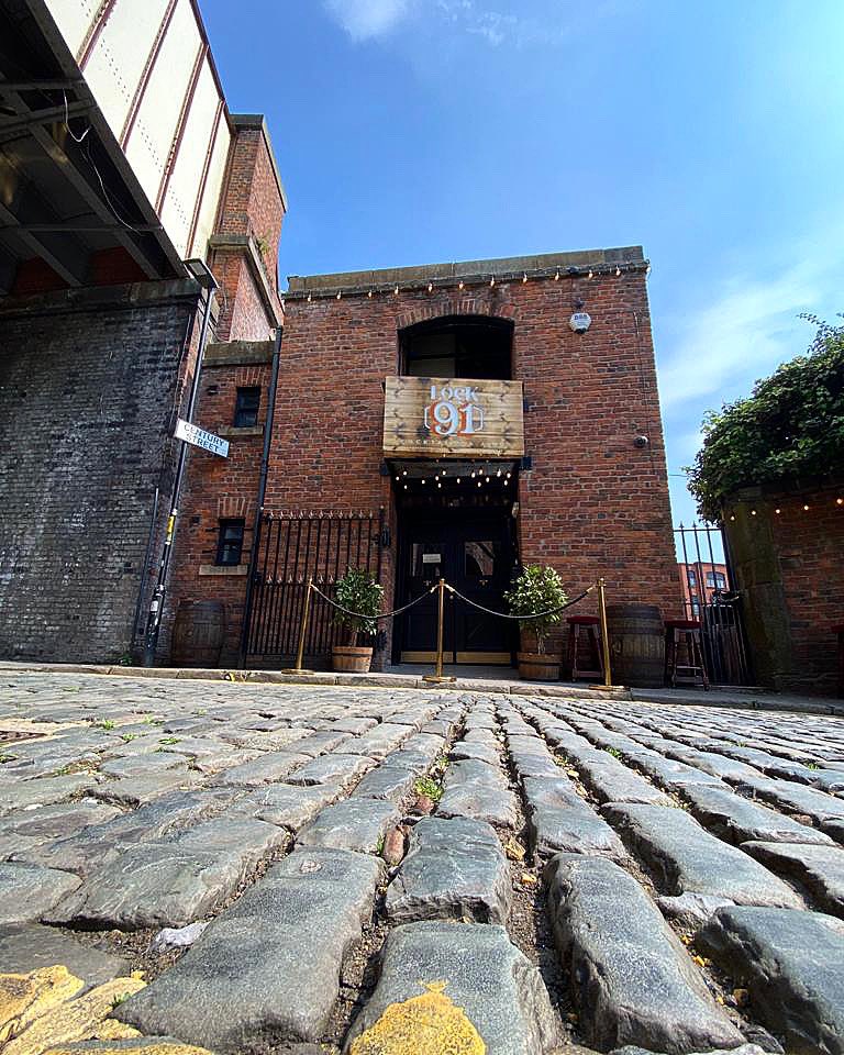 We’re opening up an additional outdoor space.. just in time for bank holiday weekend. So join us for cocktails on the cobbles!
 
FRI: 4pm-12pm
SAT: 3pm-12pm
SUN: 3pm- 12pm

Email info@lock-91.co.uk to book a table. Walk-ins welcome