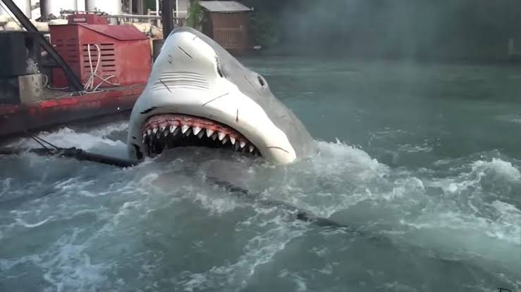 Hydra日本支局 在 Twitter 上 アトラクションの情報見てた流れから水中人工物恐怖症を知った アトラクションの水面から上がってくる生物がこわいのは海中に沈んでる船がこわいのと比べたら別物な気もする T Co K58slg7ibv Twitter