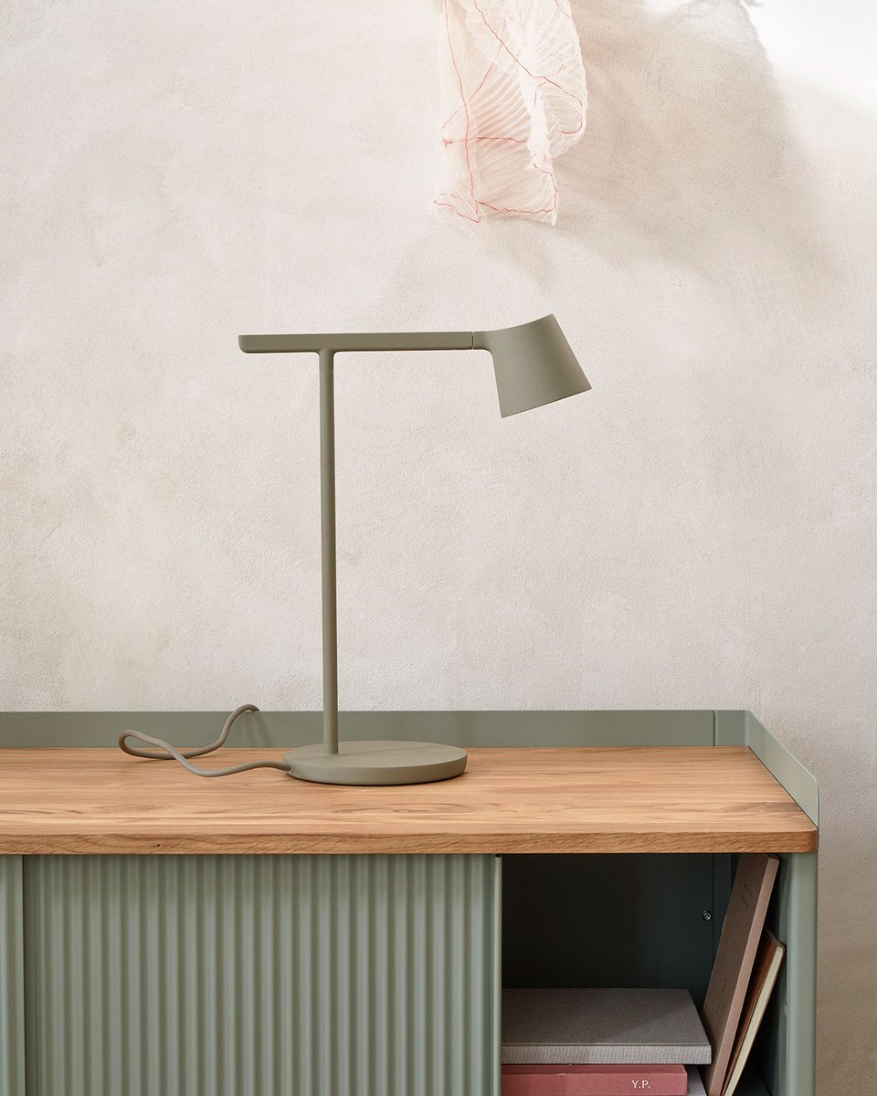 muuto tip table lamp