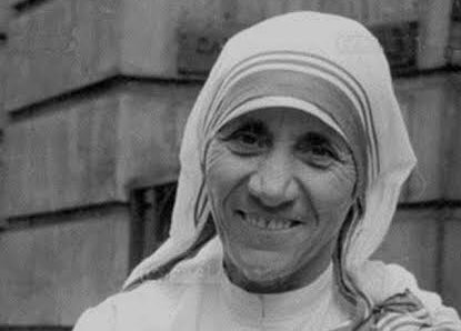 Osanai 大地と暮らしの研究所 マザー テレサの言葉 私にできてあなたにはできないこともあり あなたにできて私にはできないこともあります だから ともに力を合わせれば 素晴らしいことができるのです あなたの正直さと誠実さがあなたを