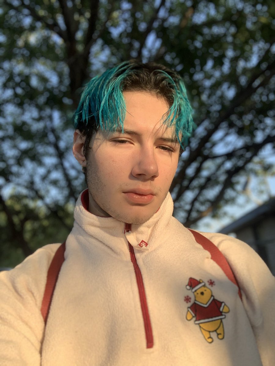 greeneyedlib's tweet photo. Wish it was winter Wednesday @jjhsco21 @NISD @jjhstuco #seniorszn #senior2021 #digitalspiritweek #NISDBackTogetherBetter https://t.co/7PMPjcsmMS