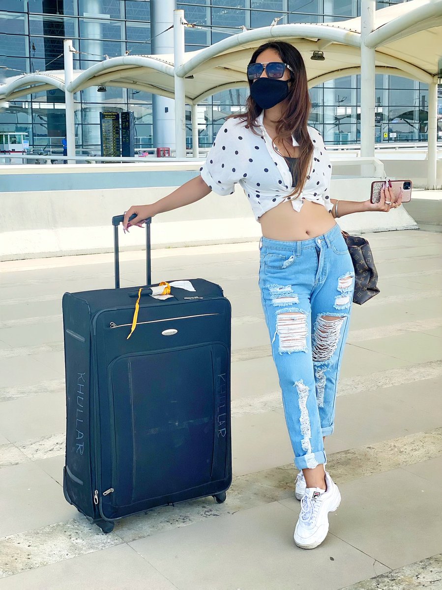 Nehhaamalik's tweet image. Airport clicks with MASK is Must ✌️✌️♥️♥️ 

:
#happiness #happyday #happymode #mumbai #mumbaicalling #mycity #mylove #airport #airportlook #casualstyle #casualoutfit #airportfashion #airportstyle #denim #denimlook #travelinstyle #bollywood #pollywood #punjabiactress #nehamalik