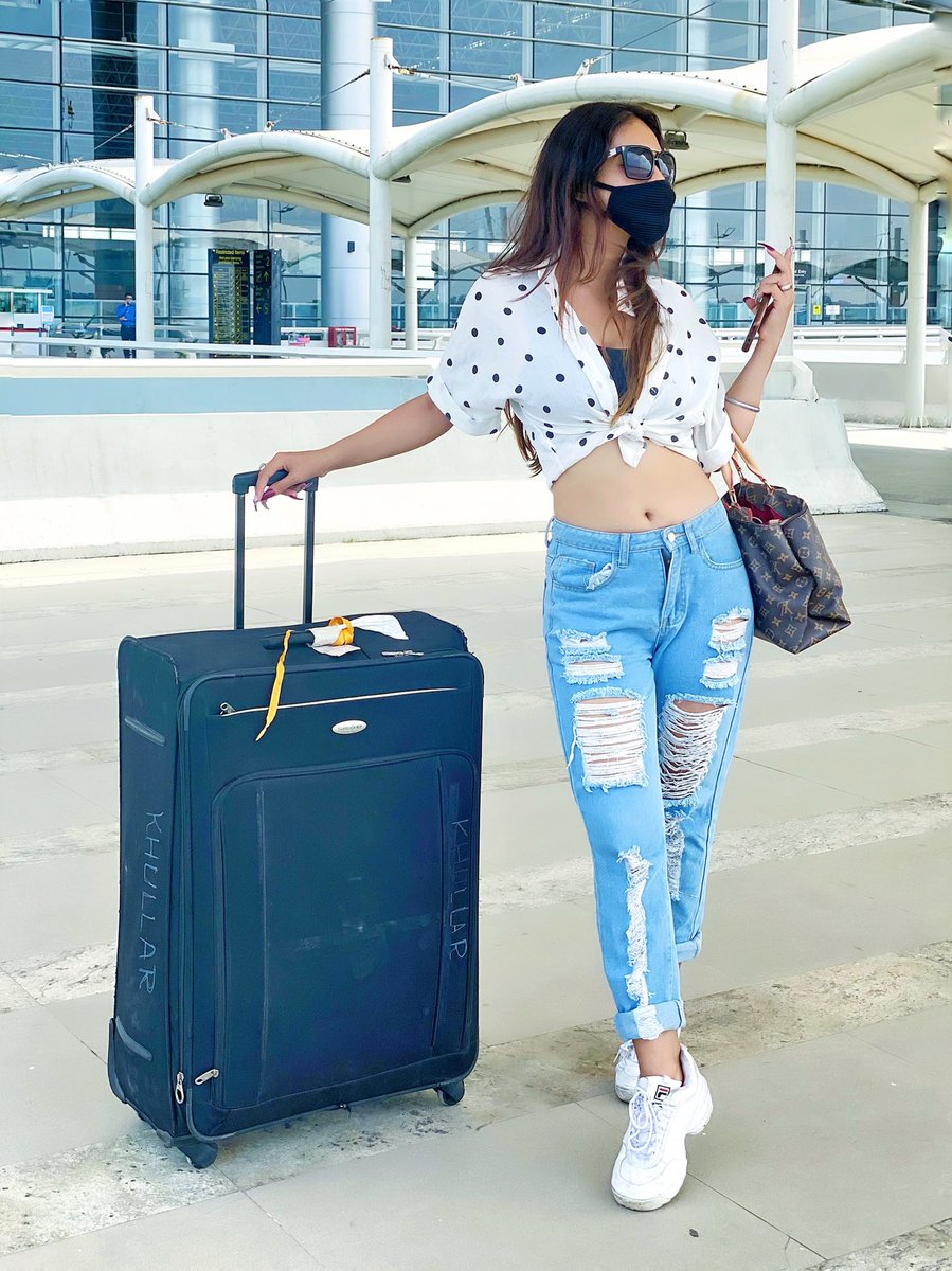Nehhaamalik's tweet image. Airport clicks with MASK is Must ✌️✌️♥️♥️ 

:
#happiness #happyday #happymode #mumbai #mumbaicalling #mycity #mylove #airport #airportlook #casualstyle #casualoutfit #airportfashion #airportstyle #denim #denimlook #travelinstyle #bollywood #pollywood #punjabiactress #nehamalik