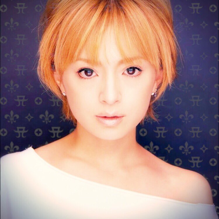 A_sayake's tweet image. ねぇ知ってる？
あの頃の浜崎あゆみも
2020年の浜崎あゆみも
その間の浜崎あゆみも
((そして濱崎歩も))
全部最高にカッコいいんだよ‼︎
#浜崎あゆみ #ayuDay
#FNS歌謡祭2020夏 
#FNS歌謡祭