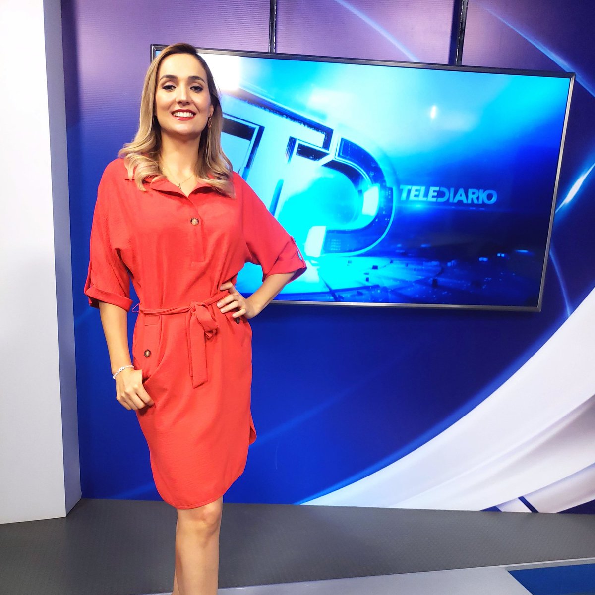 DenisseRomeroM's tweet photo. Mirada al frente, cabeza arriba y a darle...tu puedes con esto y más 🤜
.
.
#ootd #LiverpoolCdVictoria #liverpoolespartedemivida #LiverpoolPocket https://t.co/HhCjavPf3S